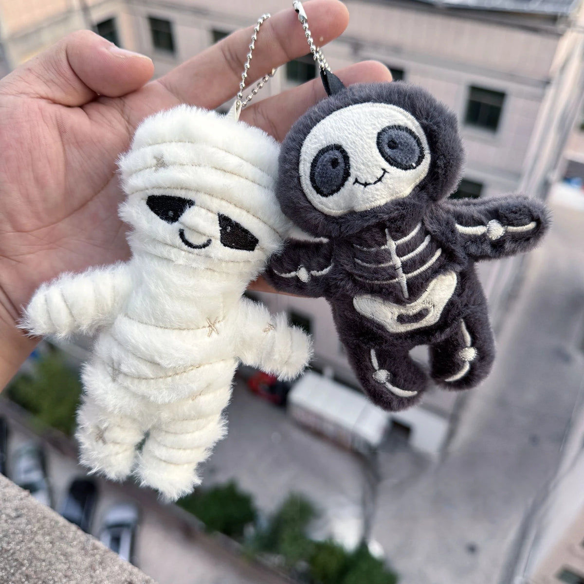 Halloween Skull & Mummy Plush Keychain | Spooky Bag Charm & Holiday Gift 💀🧹
